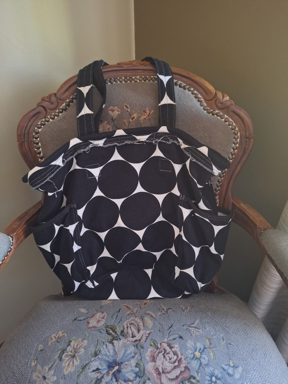 Thirty-one Retro Metro Black and White Dot Tote Bag